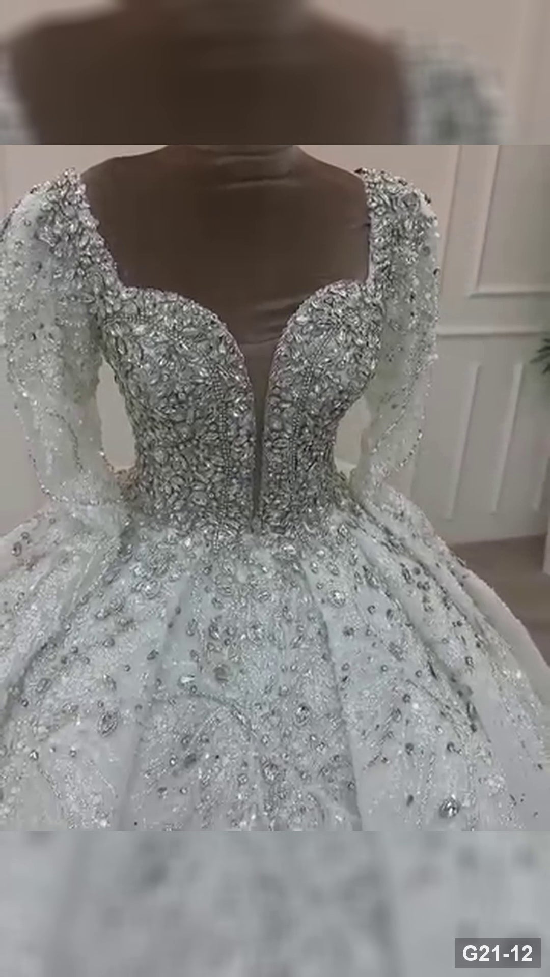 G21-012 Elfenbein Prinzessinnen-Ballkleid Brautkleid Hauptansicht Clean Frame