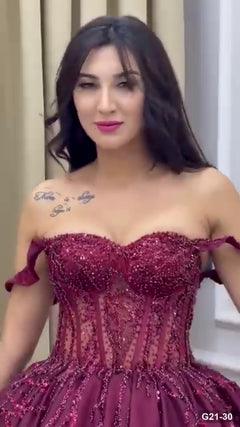 G21-030 Bordeaux Prinzessinnen-Ballkleid Verlobungskleid Hauptansicht Clean Frame