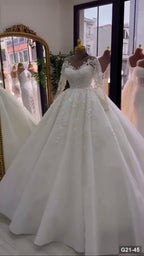 G21-045 Elfenbein Prinzessinnen-Ballkleid Brautkleid Hauptansicht Clean Frame