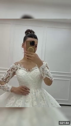 G21-064 Elfenbein Prinzessinnen-Ballkleid Brautkleid Hauptansicht Clean Frame