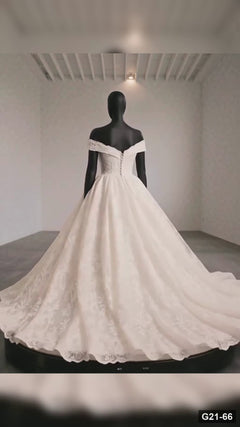 G21-066 Elfenbein Prinzessinnen-Ballkleid Brautkleid Hauptansicht Clean Frame