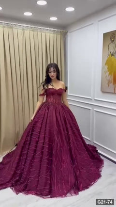 G21-074 Bordeaux Prinzessinnen-Ballkleid Verlobungskleid Hauptansicht Clean Frame