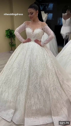 G21-075 Elfenbein Prinzessinnen-Ballkleid Brautkleid Hauptansicht Clean Frame