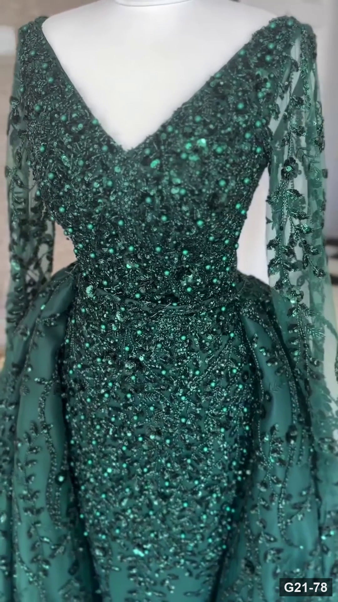 G21-078 Smaragdgrün Prinzessinnen-Ballkleid Verlobungskleid Hauptansicht Clean Frame