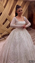 G21-079 Elfenbein Prinzessinnen-Ballkleid Brautkleid Hauptansicht Clean Frame