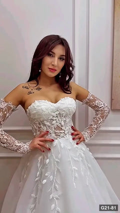 G21-081 Elfenbein Prinzessinnen-Ballkleid Brautkleid Hauptansicht Clean Frame