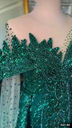 G21-084 Smaragdgrün Prinzessinnen-Ballkleid Verlobungskleid Hauptansicht Clean Frame