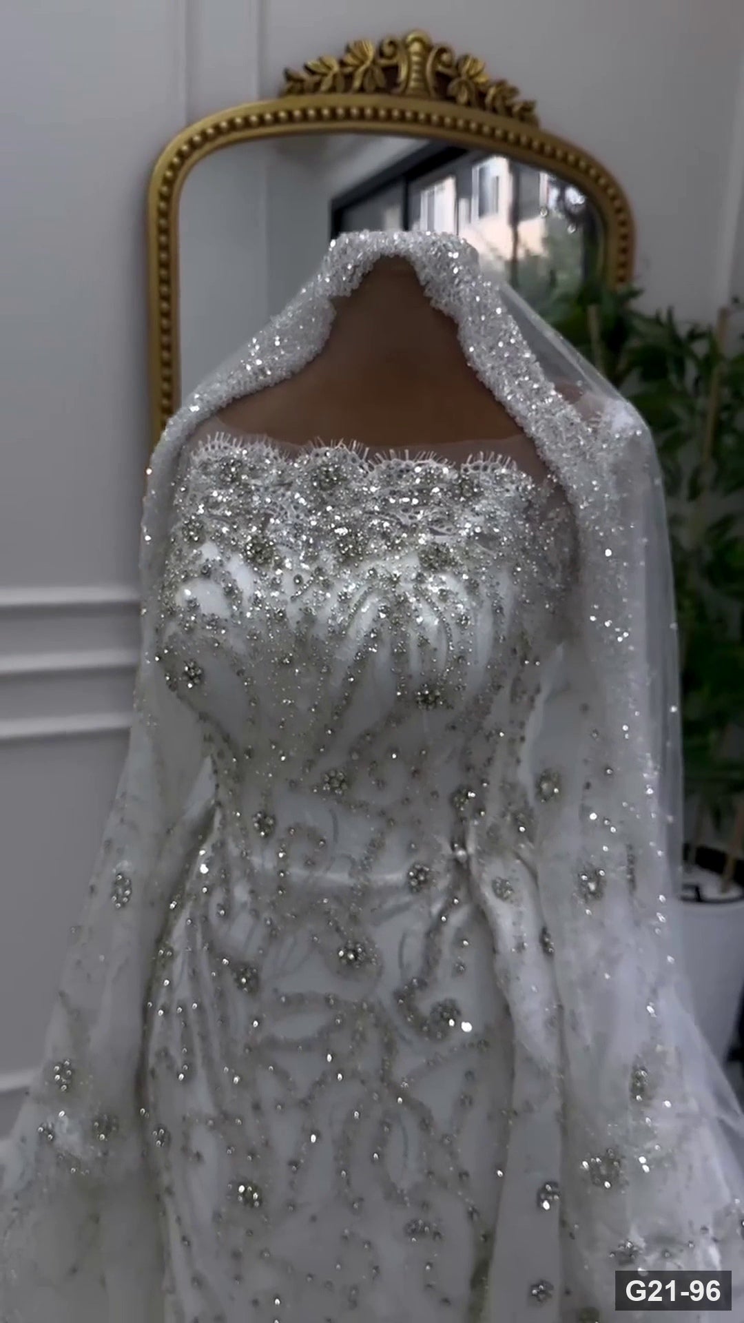 G21-096 Elfenbein Prinzessinnen-Ballkleid Brautkleid Hauptansicht Clean Frame