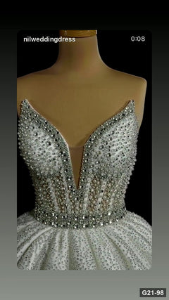 G21-098 Elfenbein Prinzessinnen-Ballkleid Brautkleid Hauptansicht Clean Frame
