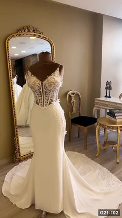G21-102 Elfenbeinfarbenes Meerjungfrau Brautkleid Hauptansicht Clean Frame