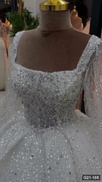 G21-105 Elfenbein Prinzessinnen-Ballkleid Brautkleid Hauptansicht Clean Frame