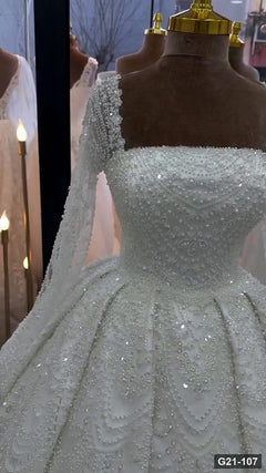 G21-107 Elfenbein Prinzessinnen-Ballkleid Brautkleid Hauptansicht Clean Frame