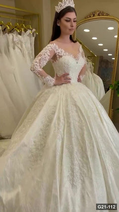 G21-112 Elfenbein Prinzessinnen-Ballkleid Brautkleid Hauptansicht Clean Frame
