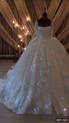 G21-123 Elfenbein Prinzessinnen-Ballkleid Brautkleid Hauptansicht Clean Frame