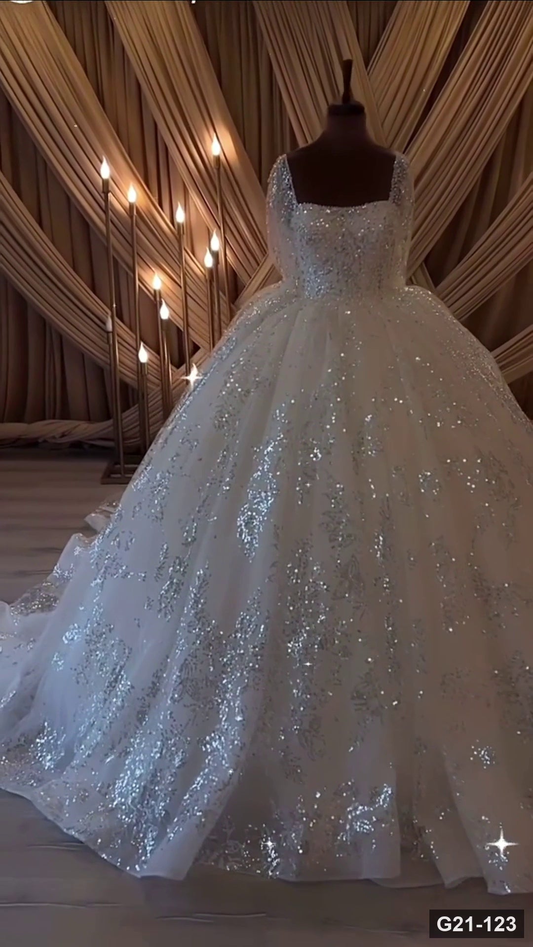 G21-123 Elfenbein Prinzessinnen-Ballkleid Brautkleid Hauptansicht Clean Frame