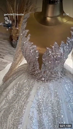 G21-138 Elfenbein Prinzessinnen-Ballkleid Brautkleid Hauptansicht Clean Frame