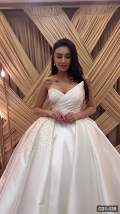 G21-139 Elfenbein Prinzessinnen-Ballkleid Brautkleid Hauptansicht Clean Frame