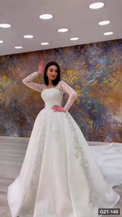 G21-140 Elfenbein Prinzessinnen-Ballkleid Brautkleid Hauptansicht Clean Frame