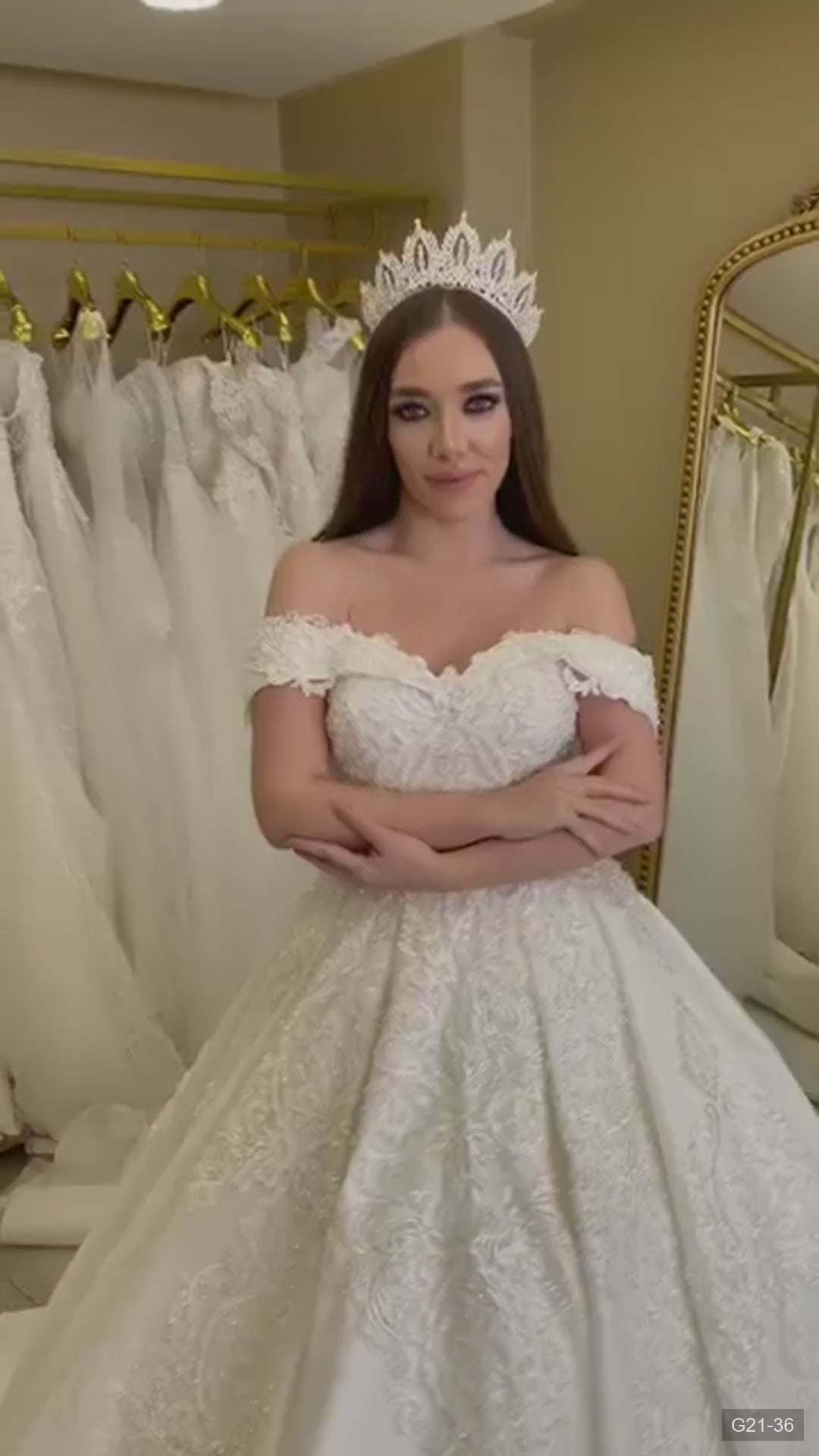 G21-036 Elfenbein Ballkleid Spitze Brautkleid mit schulterfrei und Kapellenschleppe