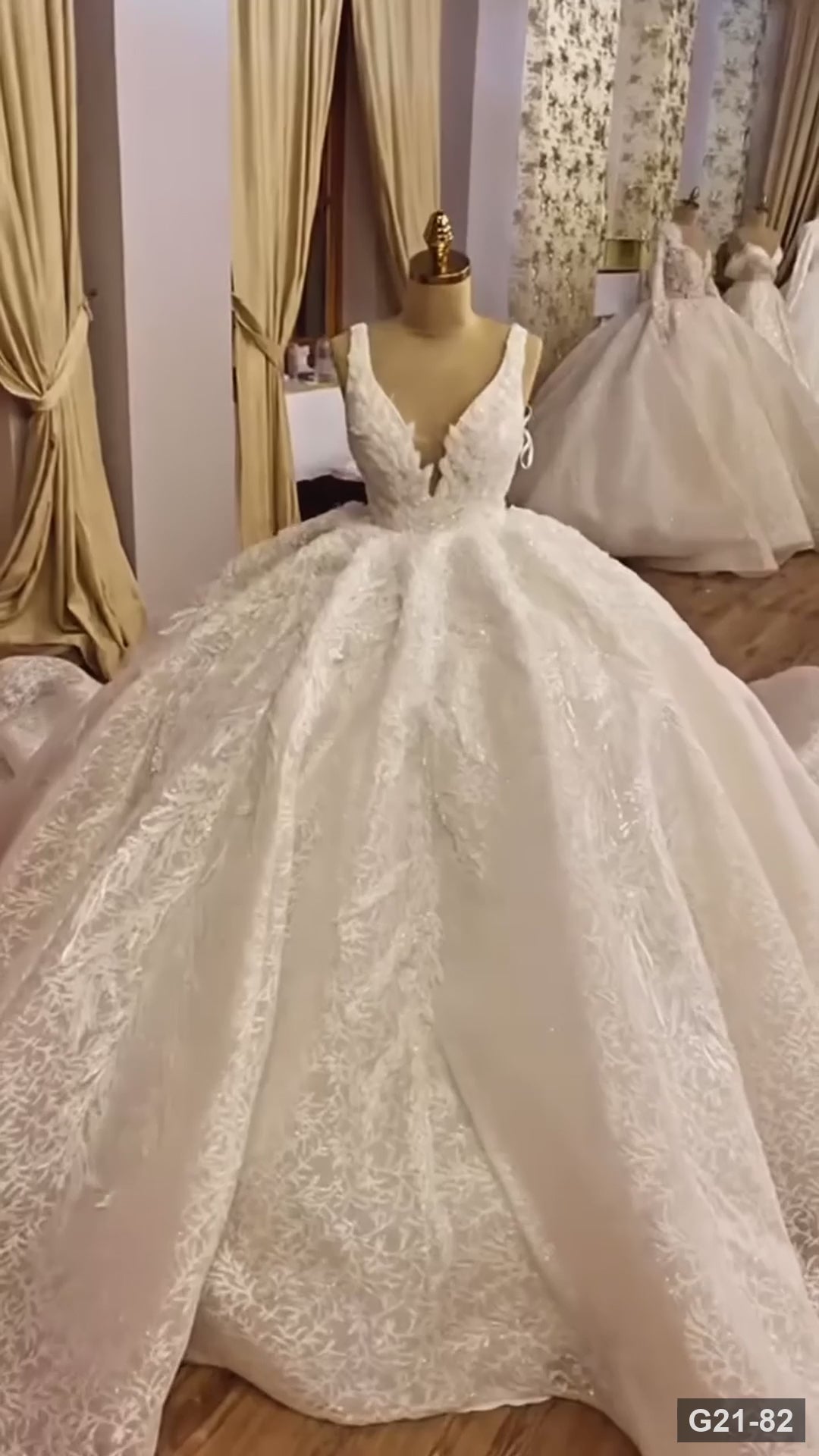 G21-082 Elfenbein Ballkleid Spitze Brautkleid und Kathedralenschleppe