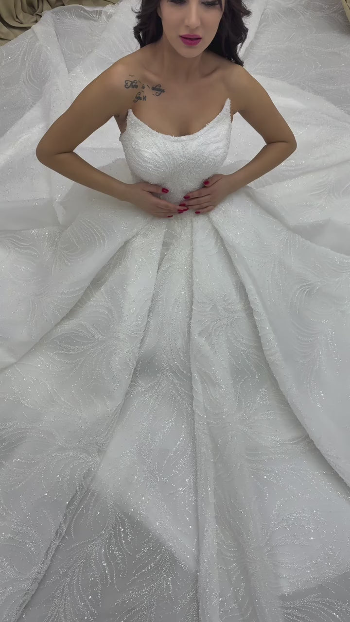 G21-045A - Elfenbein Elegant Prinzessinnen-Ballkleid Brautkleid