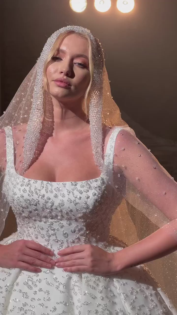 G21-133A - Elfenbein Perlenspitze Prinzessinnen-Ballkleid Brautkleid