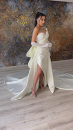 G21-123A - Elfenbein Perlenspitze Prinzessinnen-Ballkleid Brautkleid