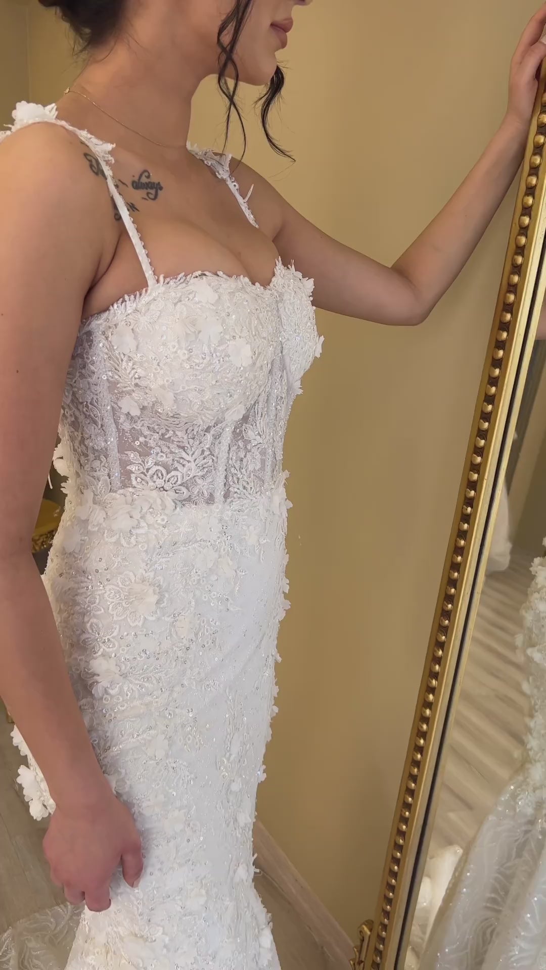G21-102A - Elfenbein Perlenspitze Prinzessinnen-Ballkleid Brautkleid