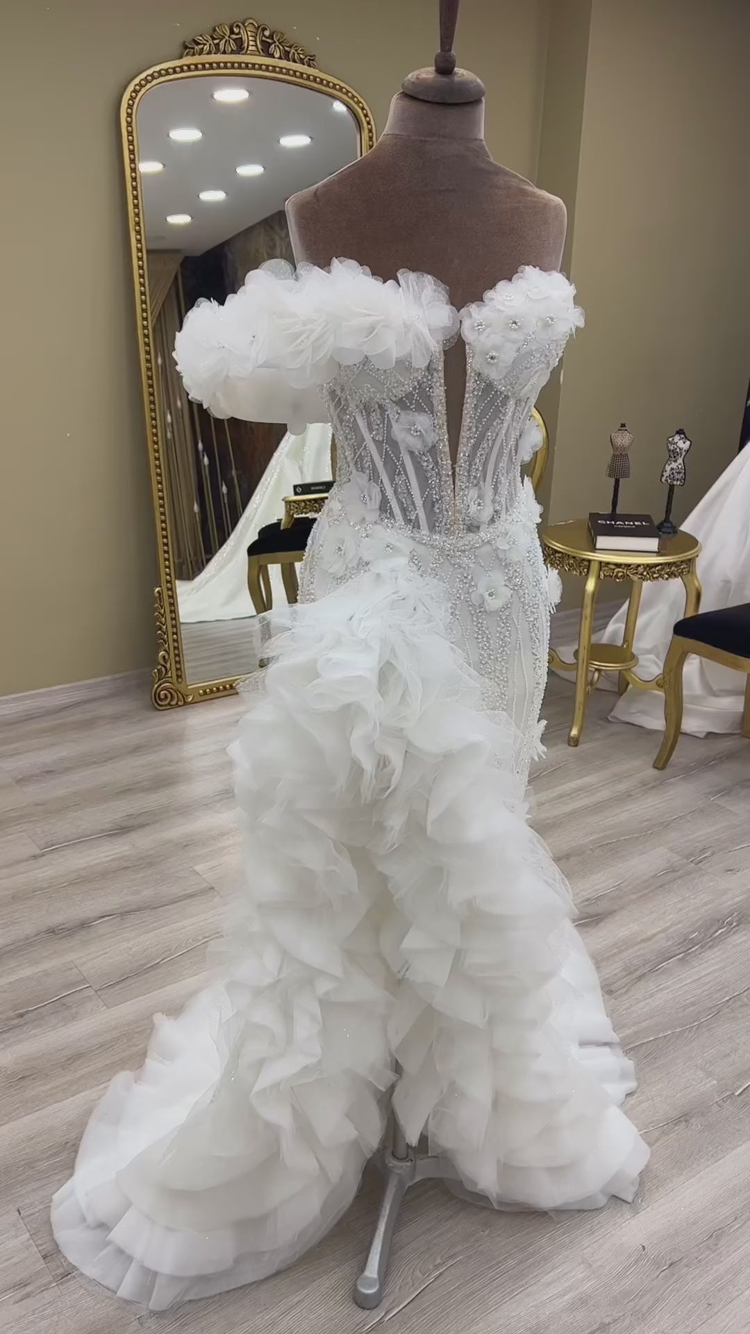 G21-060A - Elfenbein Spitze Prinzessinnen-Ballkleid Brautkleid