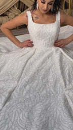 G21-119A - Elfenbein Perlenspitze Prinzessinnen-Ballkleid Brautkleid