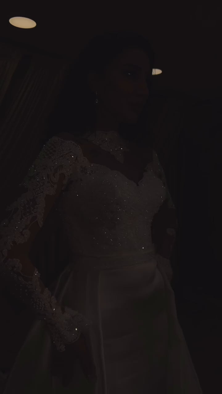 G21-072A - Elfenbein Spitze Prinzessinnen-Ballkleid Brautkleid