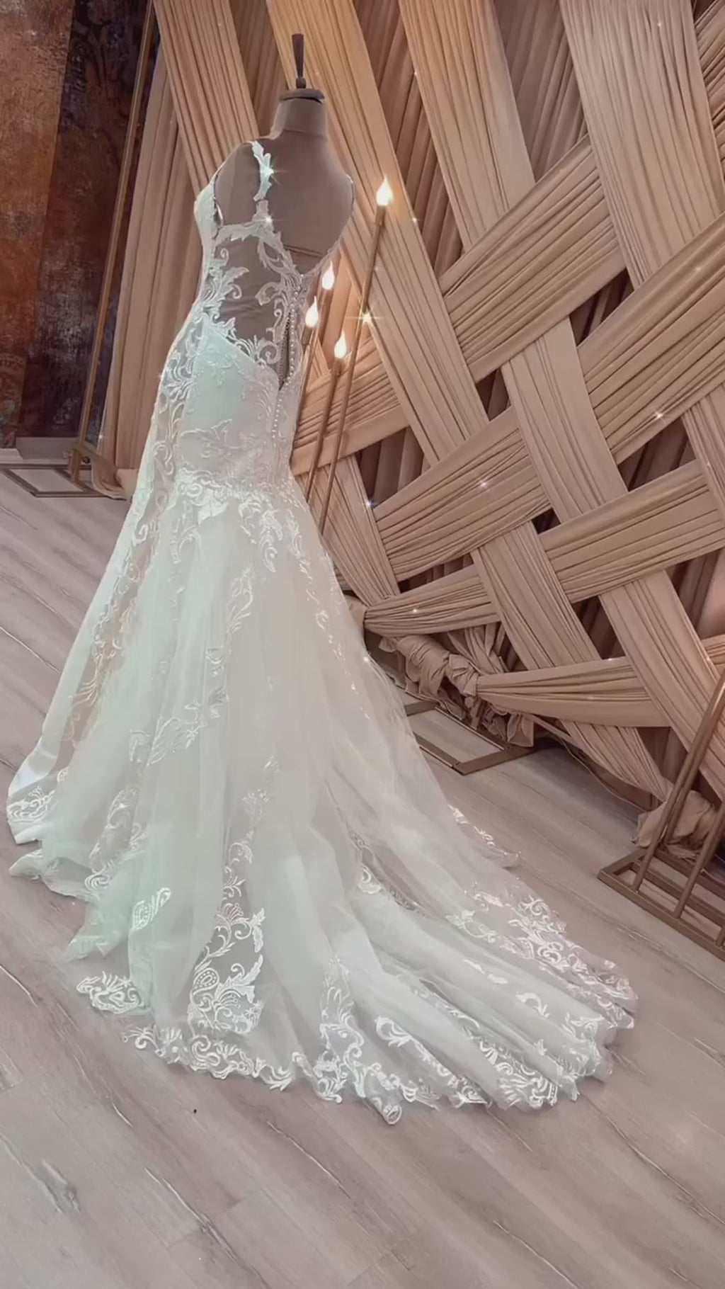G21-120 Elfenbeinfarbenes Meerjungfrau Spitze Brautkleid und Kathedralenschleppe