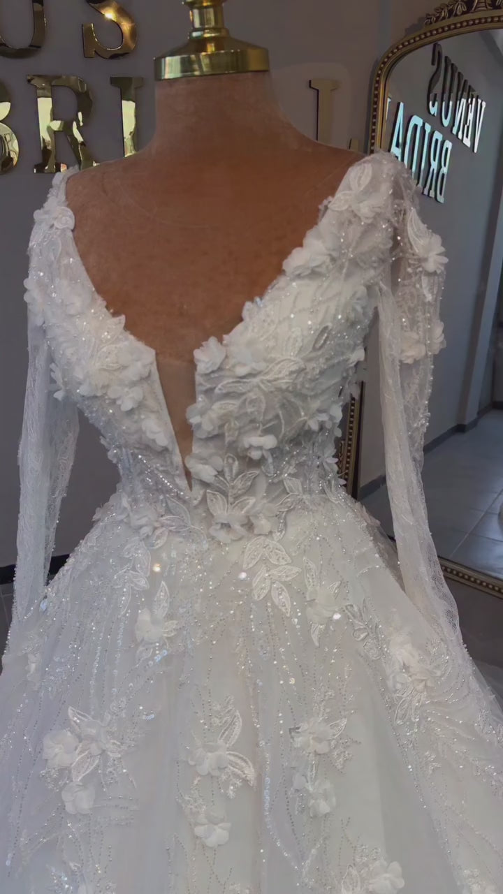 G21-032A - Elfenbein Spitze Prinzessinnen-Ballkleid Brautkleid