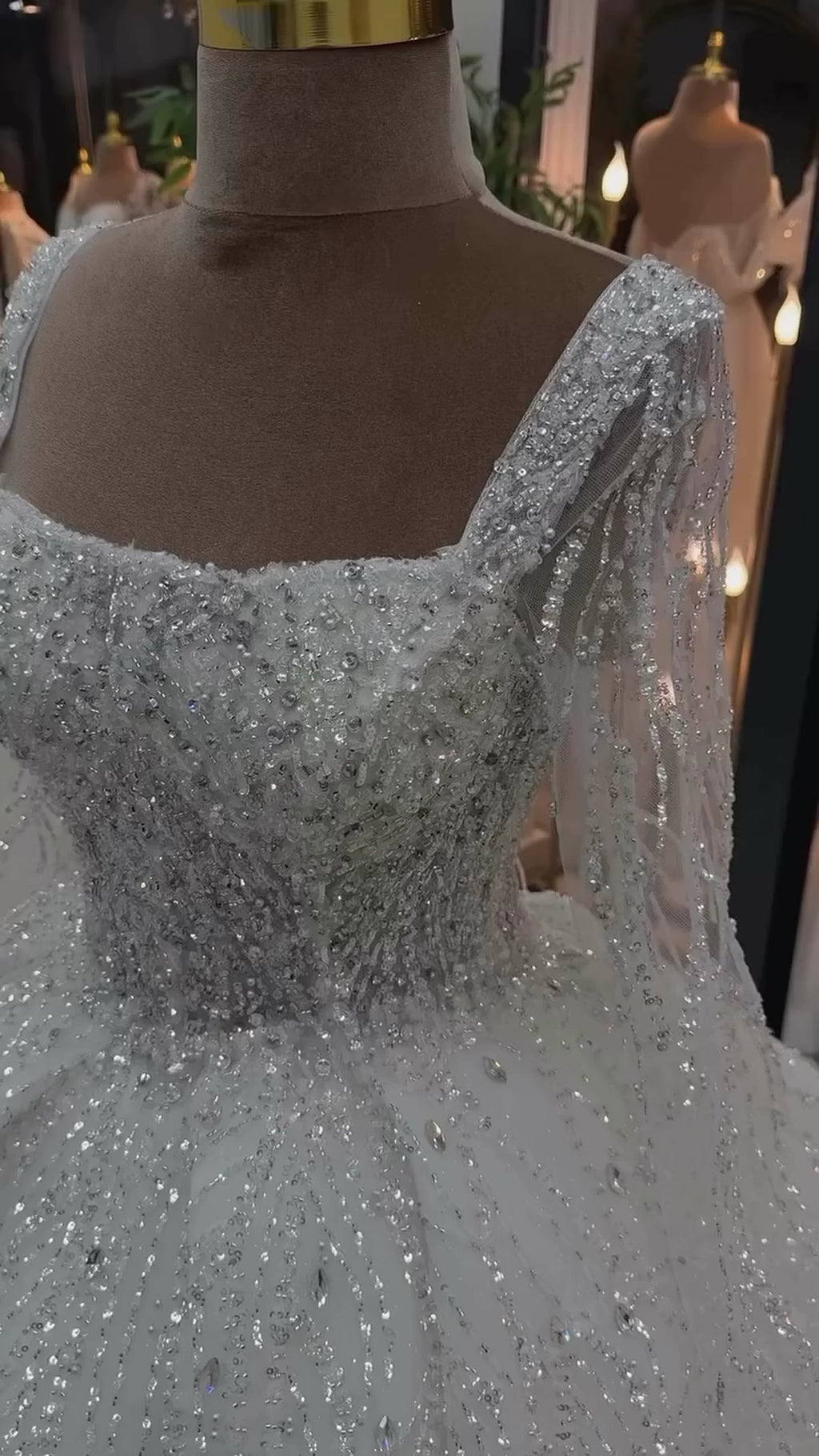 G21-105 Elfenbein Ballkleid Spitze Brautkleid und Kapellenschleppe