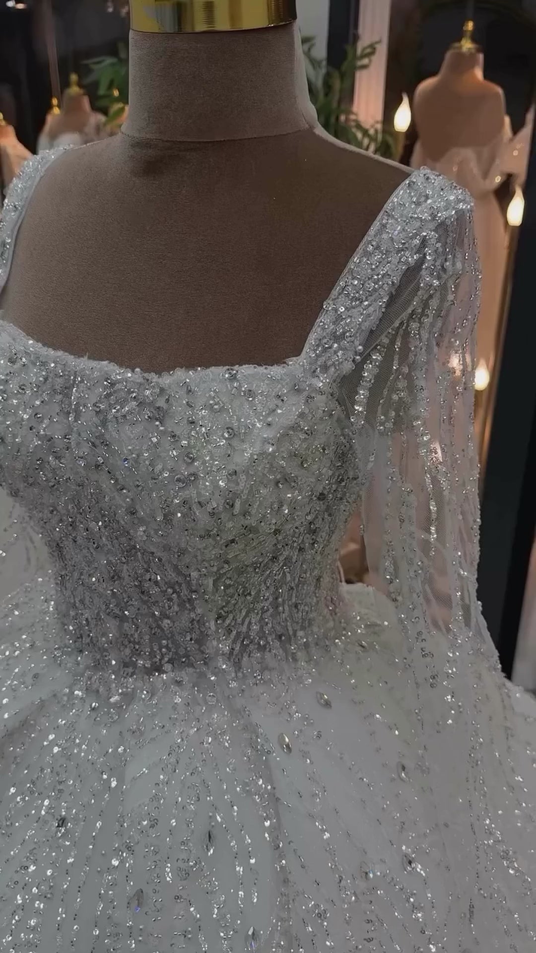 G21-105 Elfenbein Ballkleid Spitze Brautkleid und Kapellenschleppe