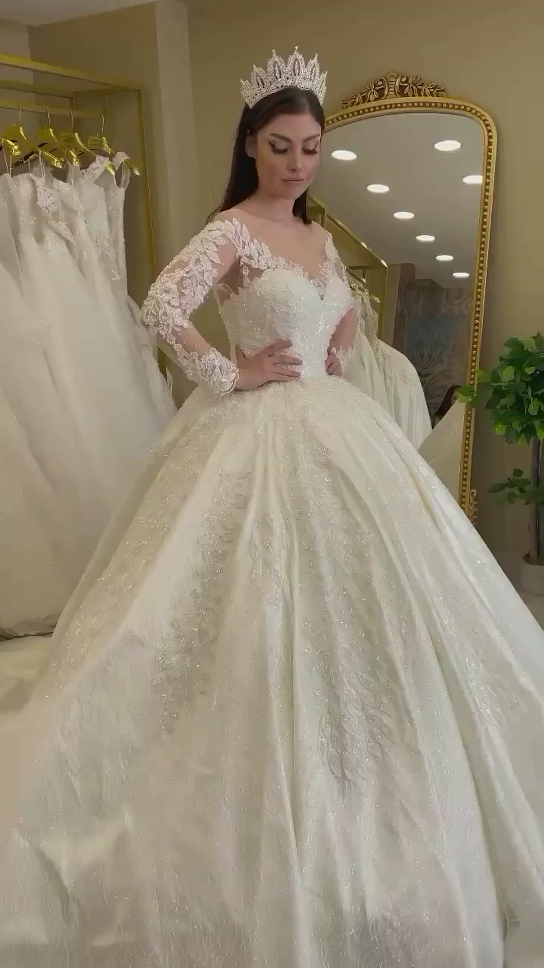 G21-112 Elfenbein Ballkleid Spitze Brautkleid und Kapellenschleppe